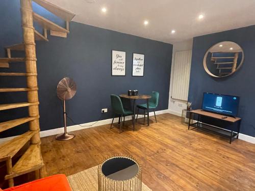 Moffat Apartment | First Avenue Apartments