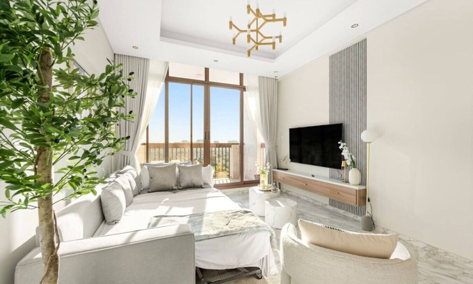 Discovery Gardens Apartment | FIRST CLASS | 1BR | Luxurious Overlooking Pool
