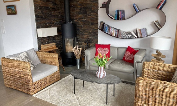Adelboden Apartment | First-class vacation apartment with top views of the mountains.