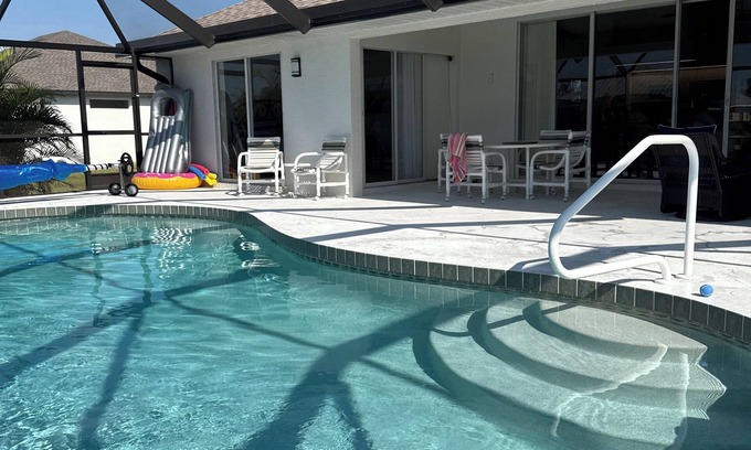 White Marsh House | First coffee, then pool, beaches, fishing, golf, dolphins .