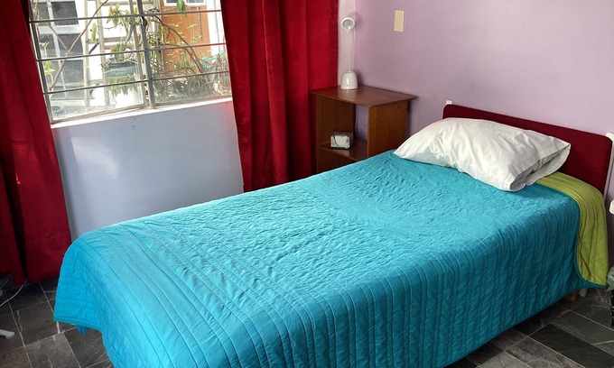 Tlalnepantla de Baz House | First floor room in Satellite area