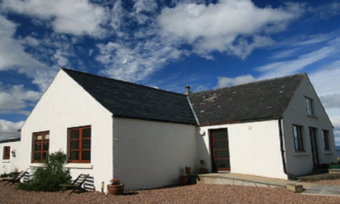 Dingwall Cottage | Firth Cottage - stunning views in a peaceful but convenient location