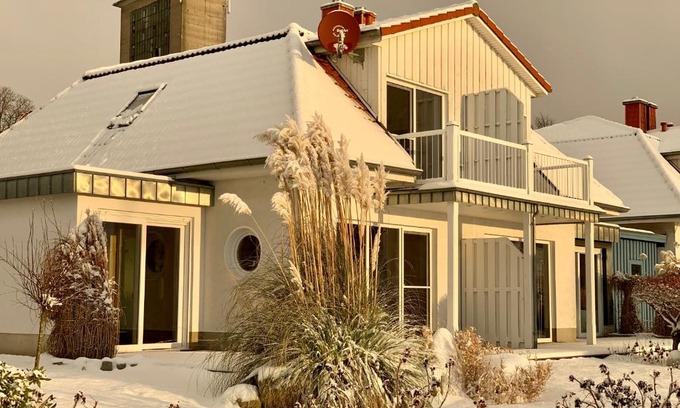Bad Kleinen House | Fischerhus mit Boot,Sauna und Kamin je Seite