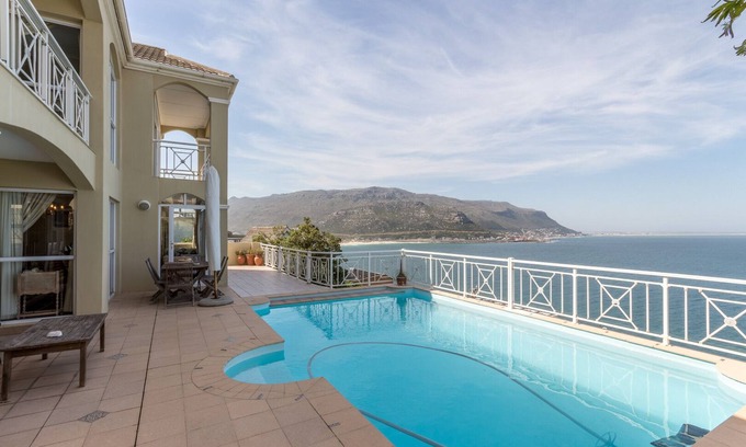 Fish Hoek Villa | Fish Hoek Echo Bay