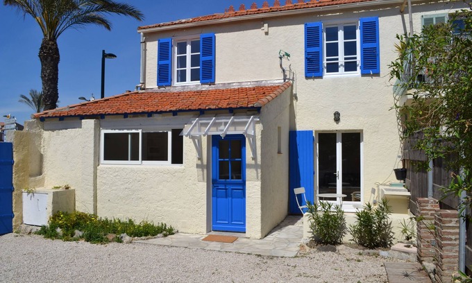 Le Brusc House | Fisherman's house on the port of Brusc