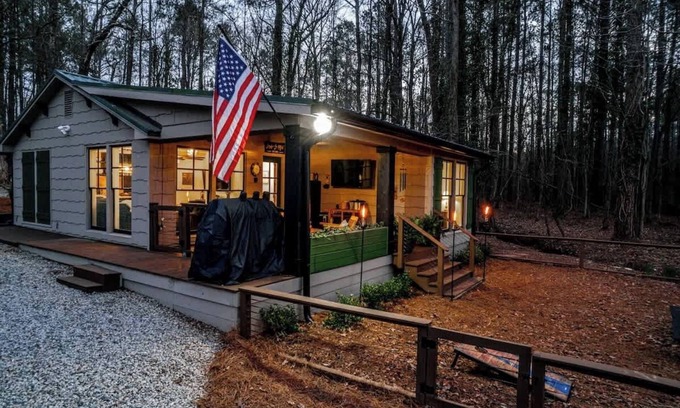 Milledgeville House | Fisherman’s dock, kayaks, canoe & paddle board!