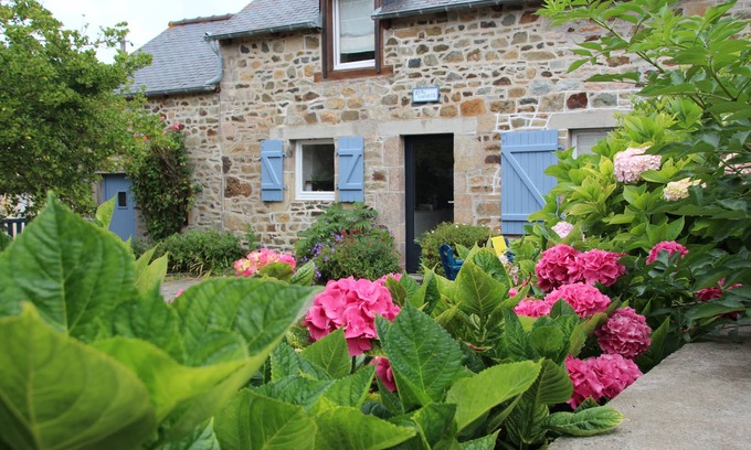 Planguenoual House | Fisherman's house in authentic hamlet by the sea.