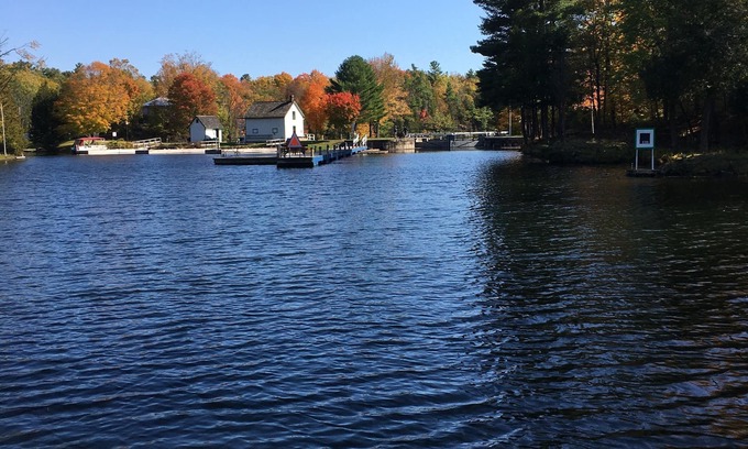 Rideau Lakes Cottage | Fishing/family cottage (Renovated) on beautiful Lake Opinicon (Kingston-Ottawa)