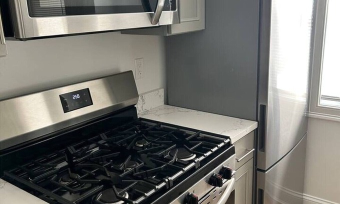 Fitchburg Apartment | Fitchburg quiet side modern 2BD.