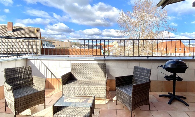 Aschersleben Apartment | ※ Fitters' accommodation/apartment for up to 4 people |Balcony|Grill|Dart|WLAN|NETFLIX|TV ※
