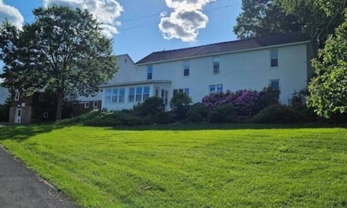 St. Marys House | Five W Ranch -Sugar Hill Farm location- Private, Five Minutes From Downtown!nn