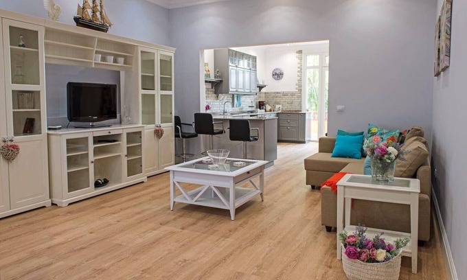 Vegueta Apartment | Flatguest Living house - Urban - Cosy - Parking