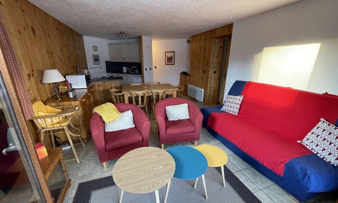Flaine Apartment | Flaine Forêt, cosy south-facing T3, large balcony with view, 2 bedrooms, sleeps 6