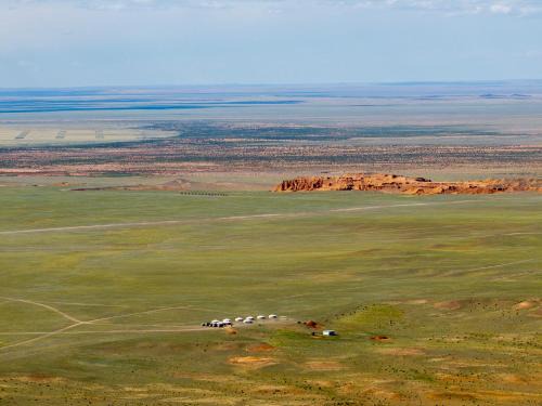 Dalanzadgad Hotel | Flaming Cliffs Ger Camp
