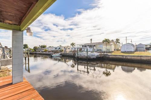 Flamingo Bay House | Flamingo Bay Cottage cottage