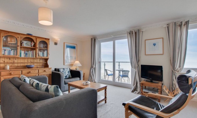 Putsborough Apartment | Flat 31 Clifton Court