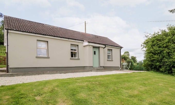 County Cavan House | FLAXSTON COTTAGE, family friendly in Shercock, County Cavan