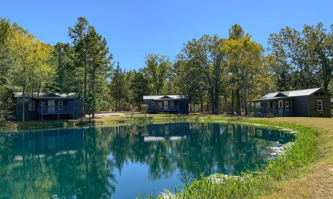 Leasburg Cabin | Fletcher's Village Group Cabin rental near Meramec River.