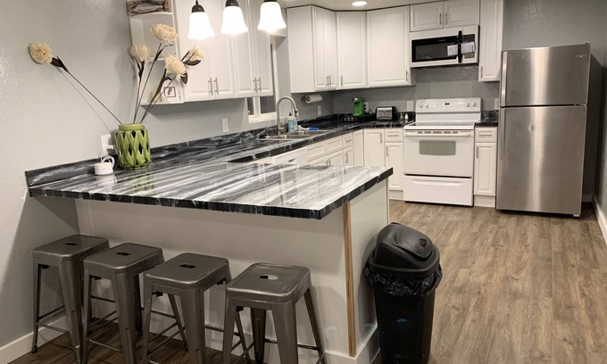 Ketchikan Apartment | Flexible Cancellation - 2 Bedroom/2 Bathroom in town Ketchikan, Alaska