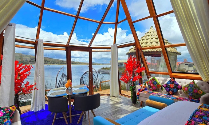 Puno Boat Rental | FLOATING HOTEL IN LAKE TITICACA UROS