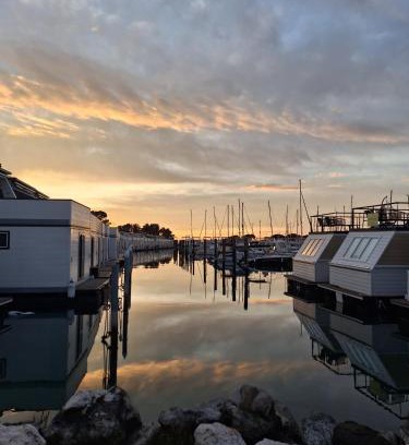 Seca Apartment | Floating House - MARINA PEARL