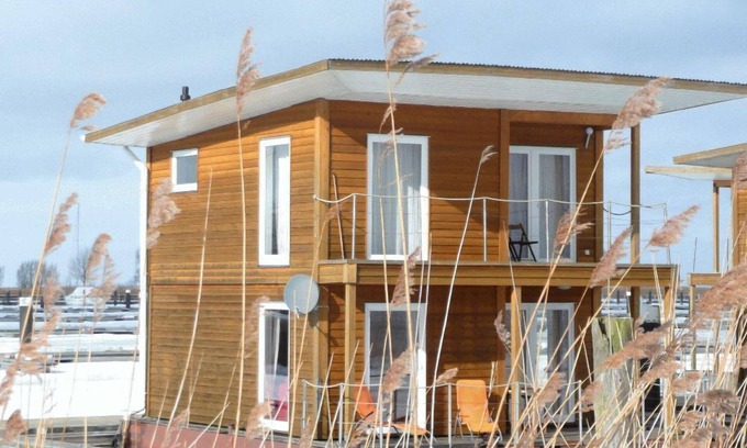 Ostvorpommern House | Floating Houses - Komfortable Schwimmende Ferienhäuser im Krösliner Yachthafen