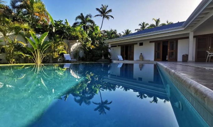 Las Terrenas Villa | Flor de Coco, Villa neuve, 5 chambres, 5 salles de bains et grande piscine à 250 mètres de la plage