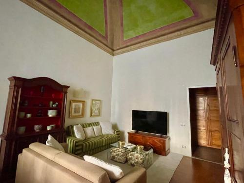 Sant' Ambrogio Apartment | Florence Cozy Retreat