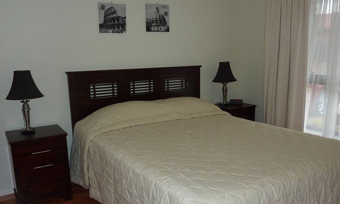 Delahey Villa | Florentine Villas - Your Home away from Home - near Watergardens Town Centre