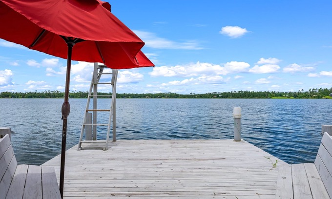 Clarksville House | Florida Lake House on Silver Lake near Panama City Beach, FL & Marianna, FL