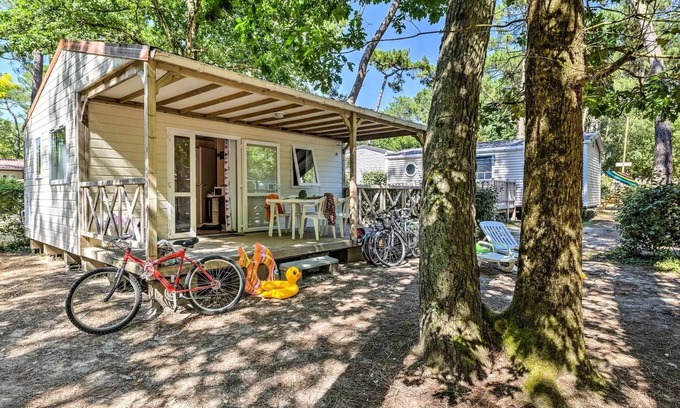 Saint-Hilaire-de-Riez Ski Chalet | Flower Camping Les Biches * - Chalet 2ch (without TV) - 24m2 - covered terrace 4 people