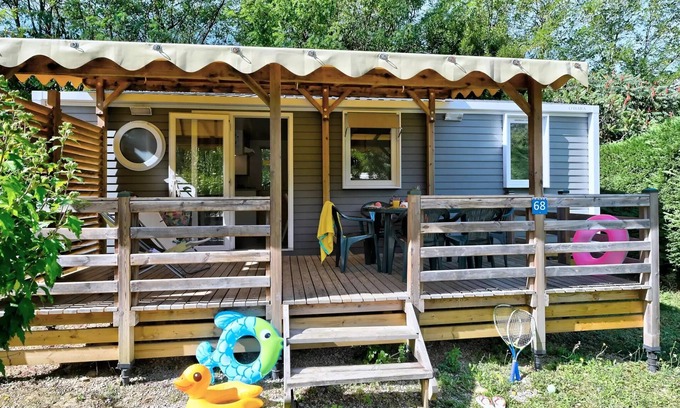 Anneyron House | Flower Camping La Chataigneraie * - Mobil home Premium 31m2 (3 bedrooms) + covered terrace + Dishwasher + TV + Air conditioning 6 people
