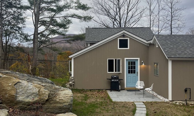 Arlington House | Fly fishing, tubing, biking and shopping are steps away!