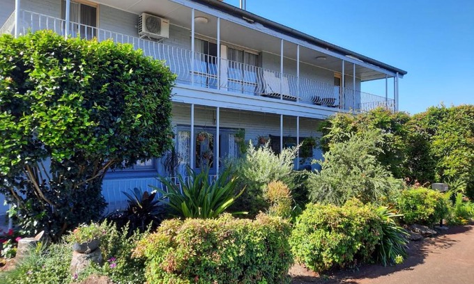 Wilsonton Hotel | Flying Spur Motel