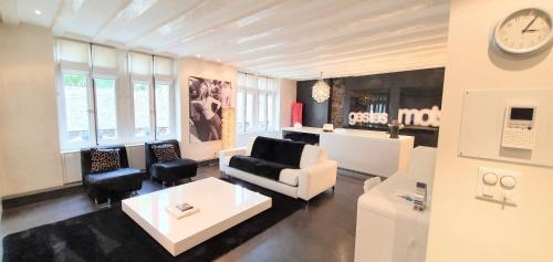Bourg-de-Four Apartment | Fontaine