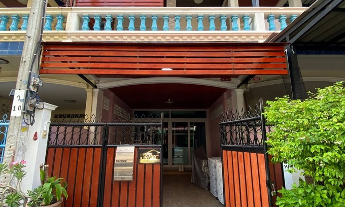 Bang Kho House | For3-7guests private 3storey townhouse near The Mall Thapra Department Store