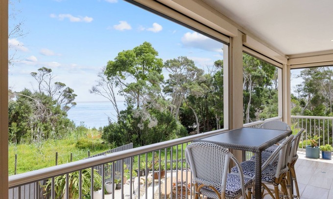 Grantville House | Foreshore Retreat in Grantville