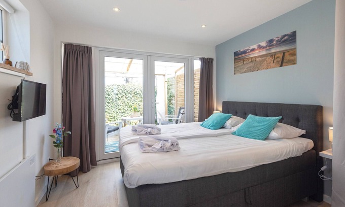 Municipality of Zandvoort Cabin | Forest and Ocean - Perfect couple or friends getaway