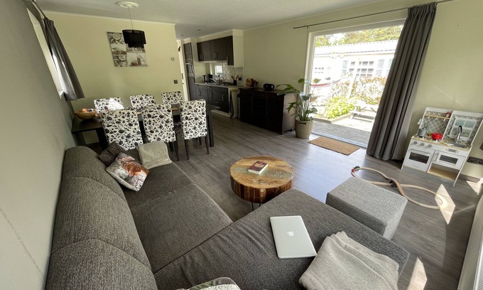 Beekbergen-West Ski Chalet | Forest Family Home - 6 Persoons op 5 Sterren Park