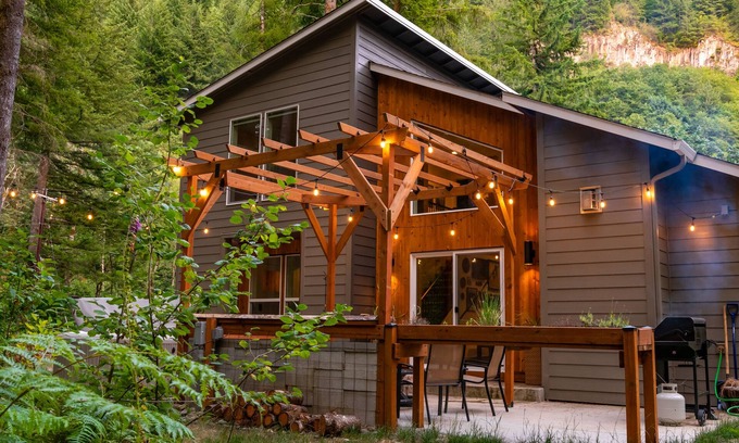 Washougal House | Forest+River Haven @ Timber Moon Cabin w/Hot Tub