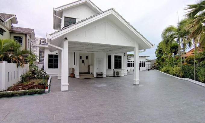 Cheras House | Forest Valley Homestay Bungalow for Family/Group Staycation/Gathering