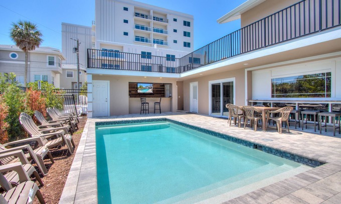 Bay Esplanade House | Forever Sunshine - Beach Vacation Rental