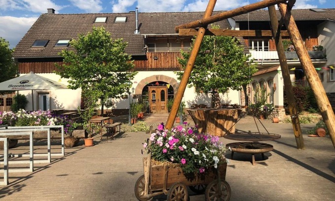 Wadern Apartment | Forsthof Nunkirchen - Holiday apartment Schwalbennest