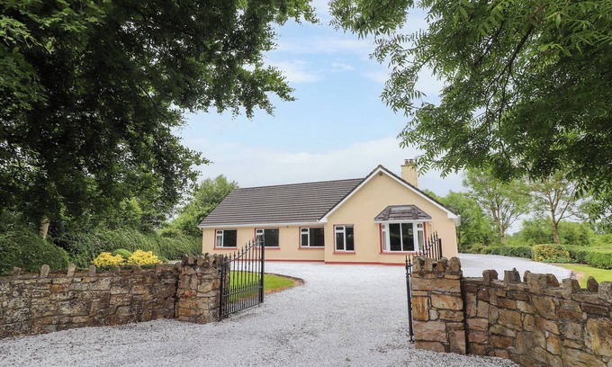 Shanavooneen Cottage | Fort Lodge
