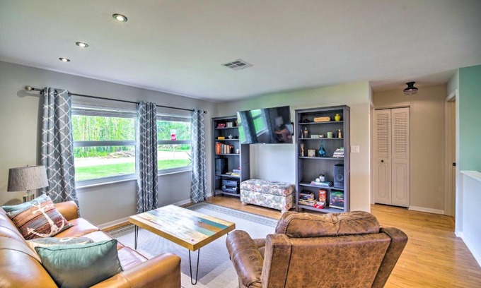 Lakewood Park House | Fort Pierce Retreat with Private Pool and Kayak!