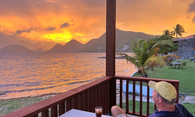 Daseys Resort | Fort Recovery Beachfront Villa and Suites Hotel luxury 1BR
