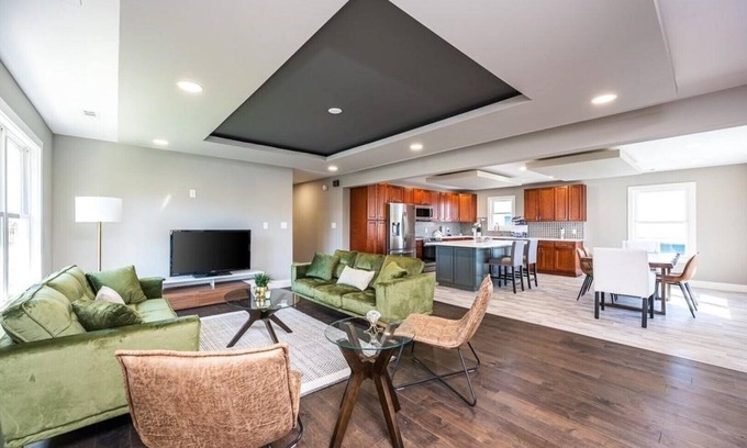 West Central Condo | Fort Wayne New! Cozy 2BR Condo -Downtown w/Free Parking & WiFi