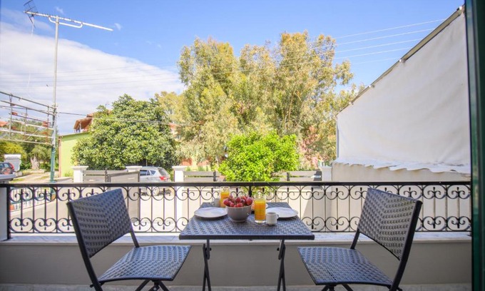 Petriti Apartment | Fotini's Apartments by the Sea
