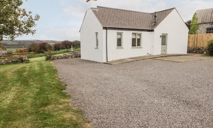 Moylegrove House | Fountain Folly