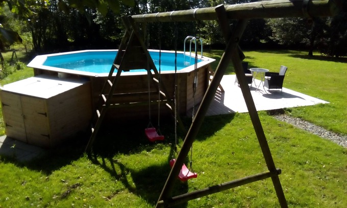 Saint-Clement-Rancoudray Cottage | Four Bedroomed Country Cottage sleeps 7, Pool